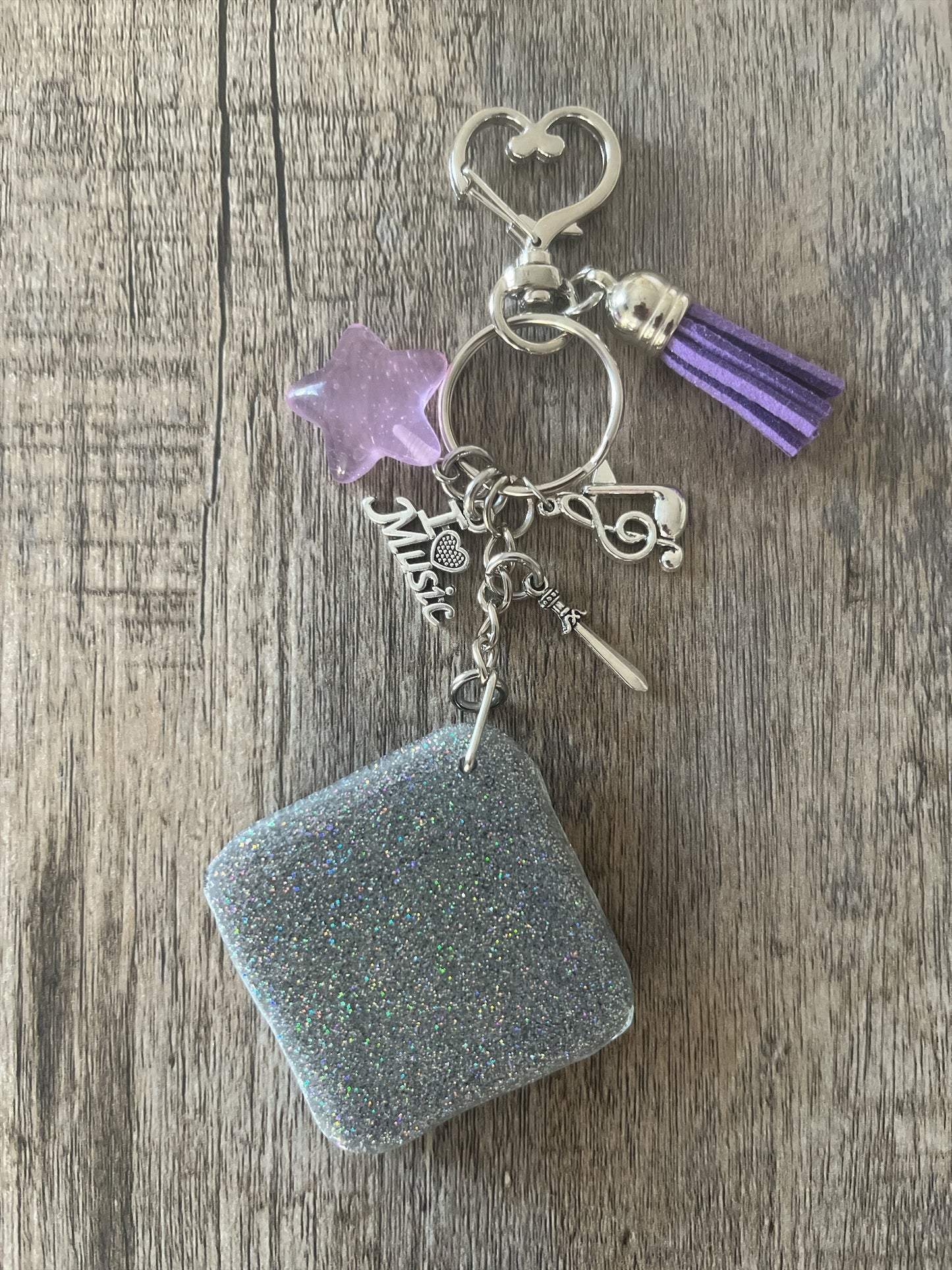 Handmade K-Pop Resin Bag Charms – Cute Idol-Inspired Accessories -1