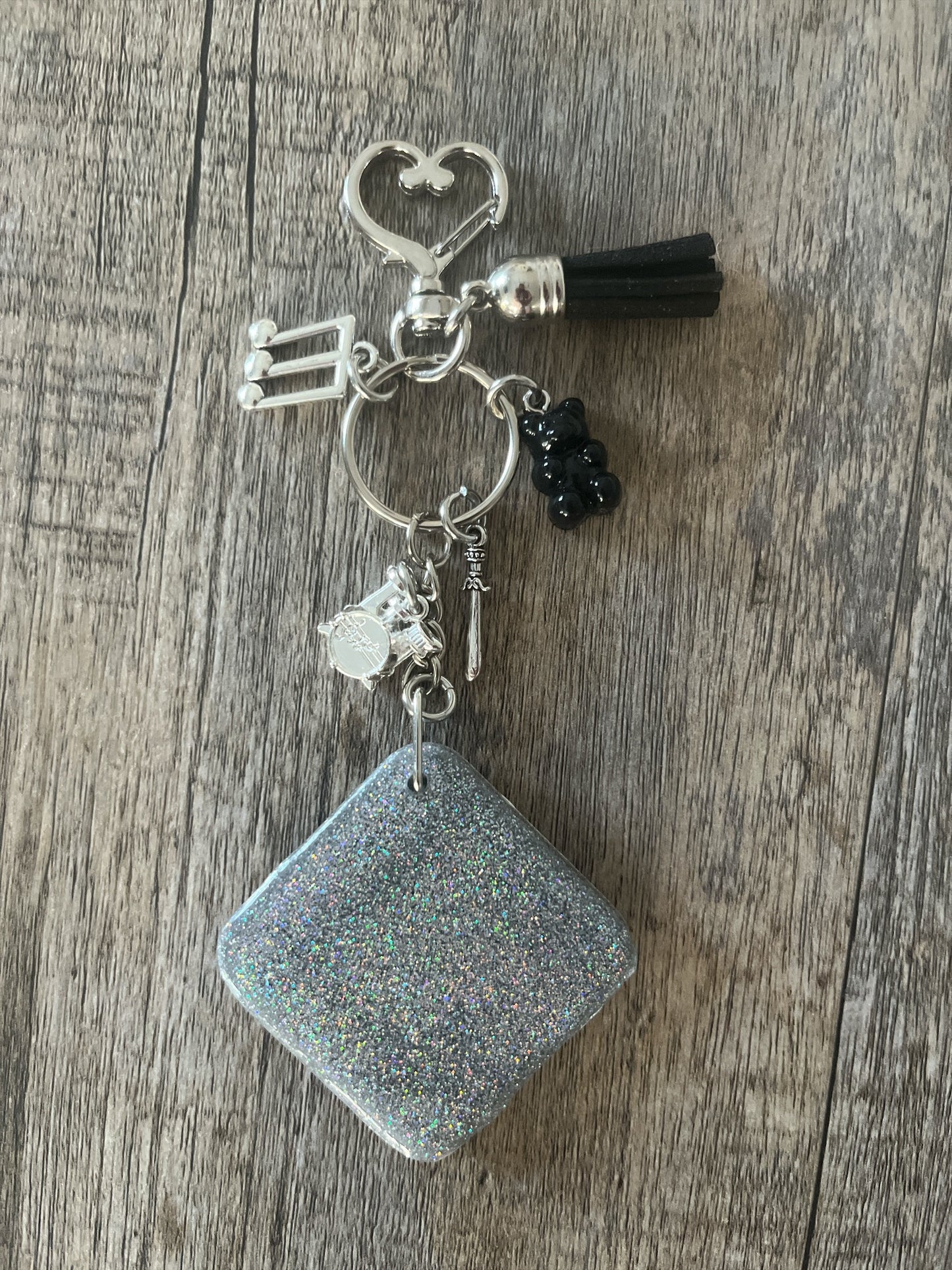 Handmade K-Pop Resin Bag Charms – Cute Idol-Inspired Accessories - 2