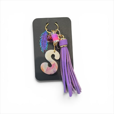 S Feather Pastel
