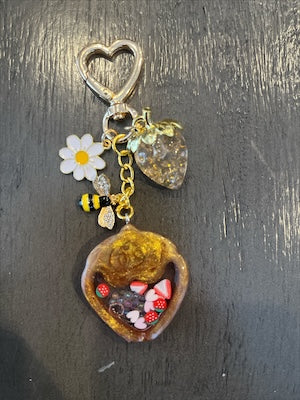 Strawberry Resin Shaker (Yellow/Gold)