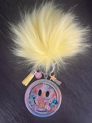 Smiley Face Resin Shaker 2