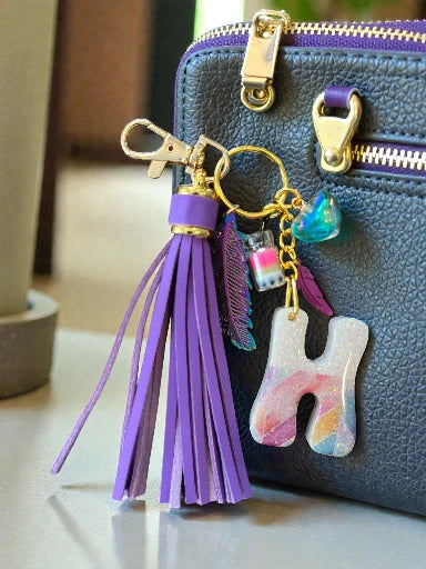 H Feather Pastel