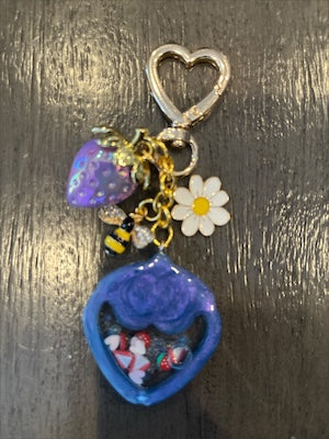 Strawberry Resin Shaker (Blue)